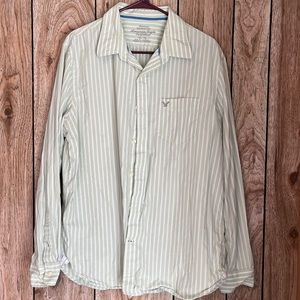 American Eagle vintage fit button down shirt